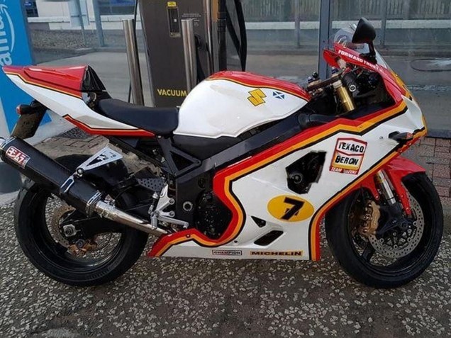2004-2005 Suzuki GSXR 600 / GSXR 750 Motorcycle Fairings - White Red Yellow Michelin Texaon Heron 7 UK